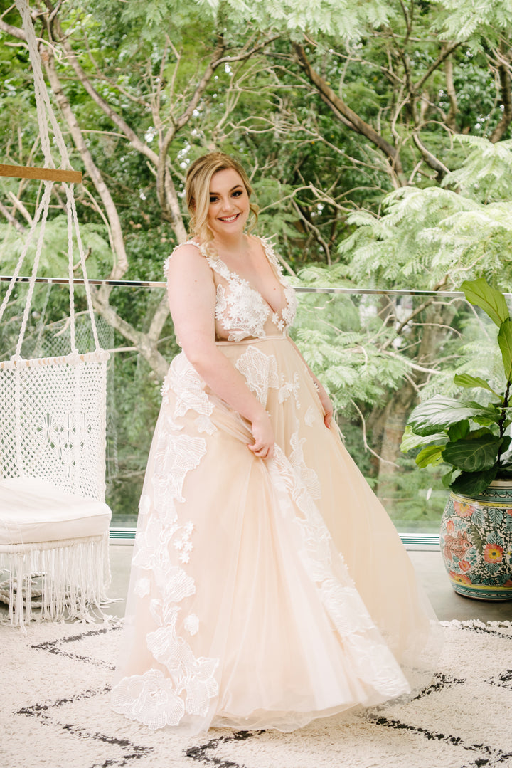 Flaunt Your Curves in These Stunning Gowns - Plus Size Bridal Dress Design