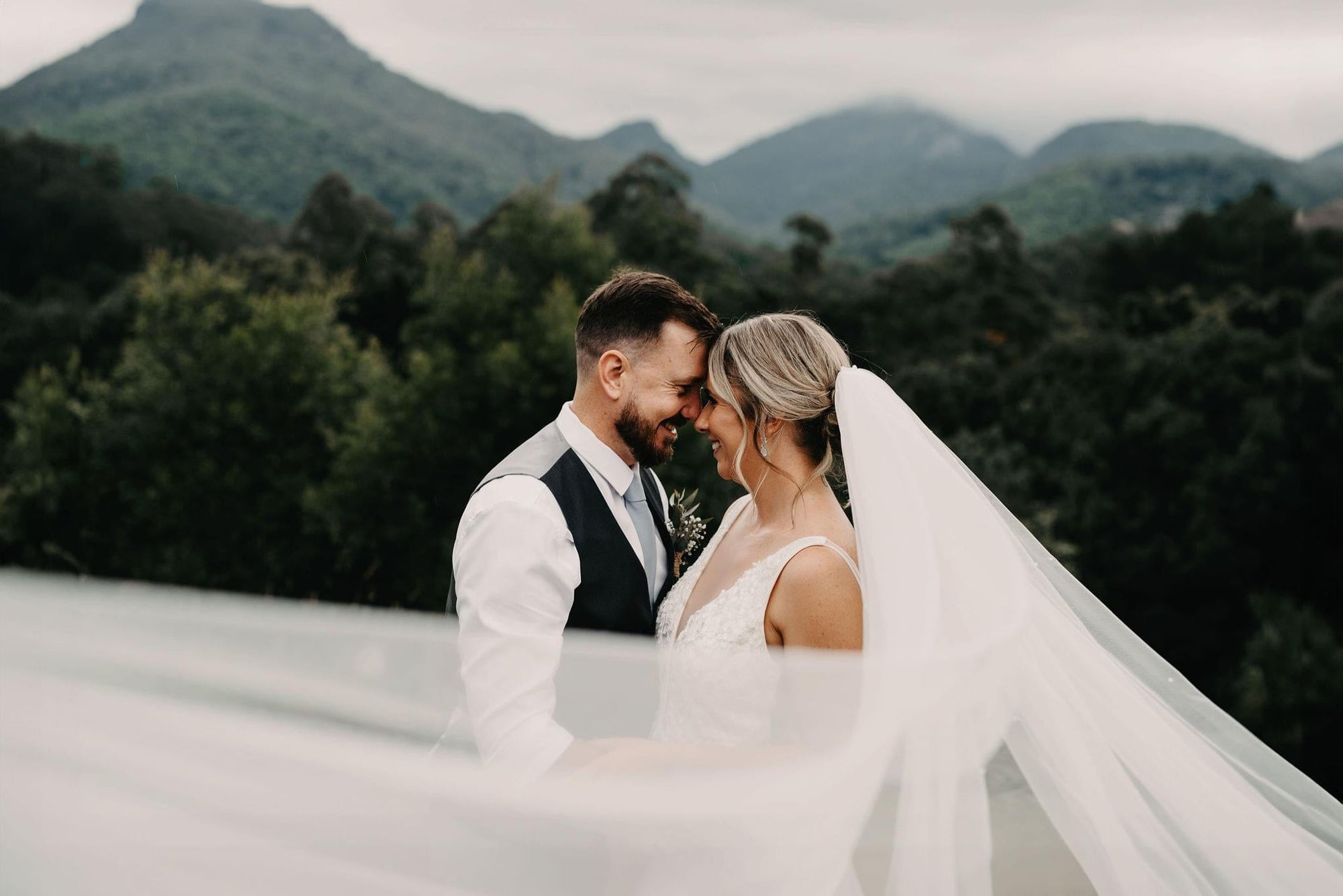 A Love Written in Blue: Samantha & Kieran’s Beautiful Journey