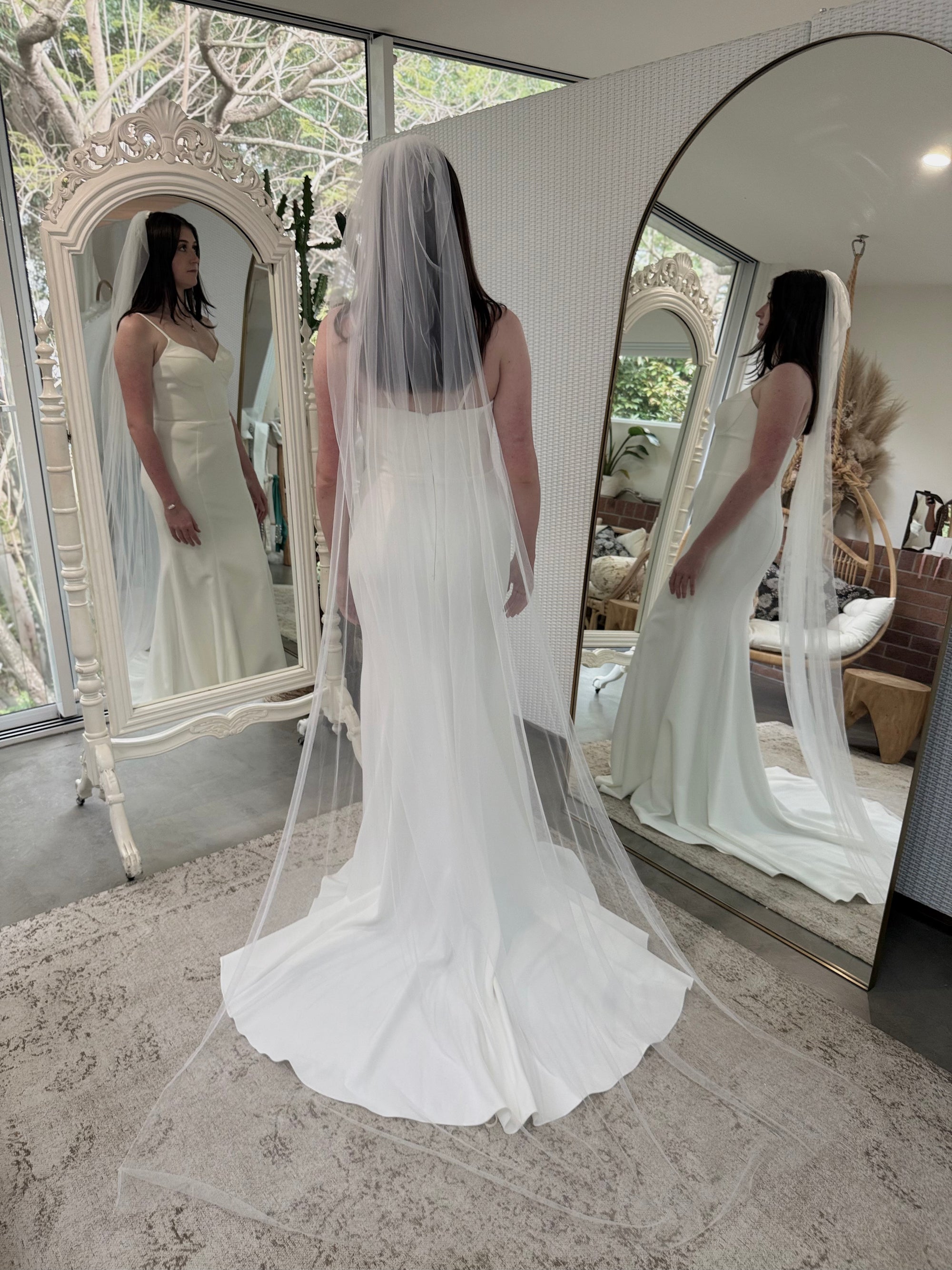 Plain Valentina Veil | Sample
