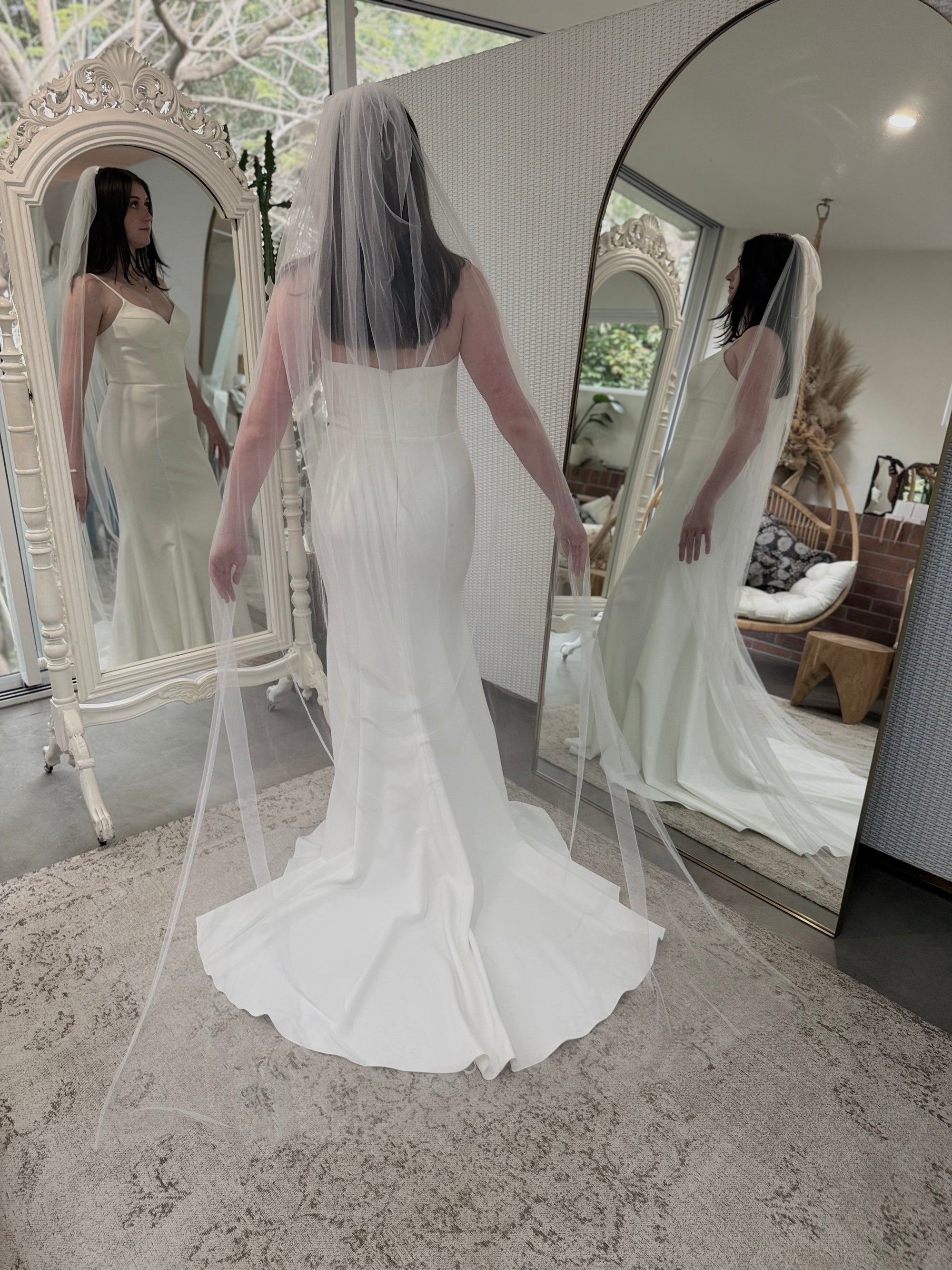 Plain Valentina Veil | Sample