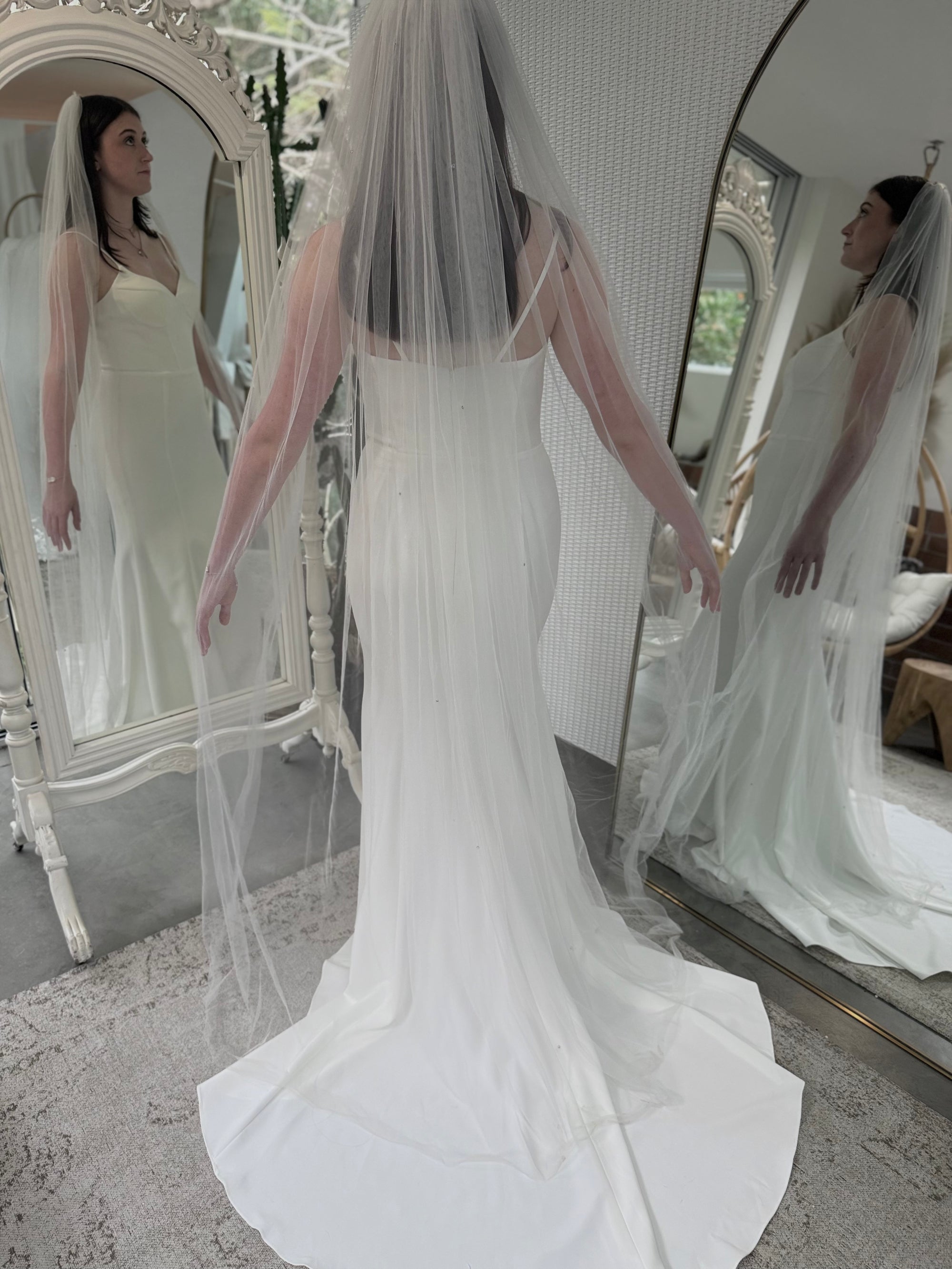 Dimonte Veil | Sample