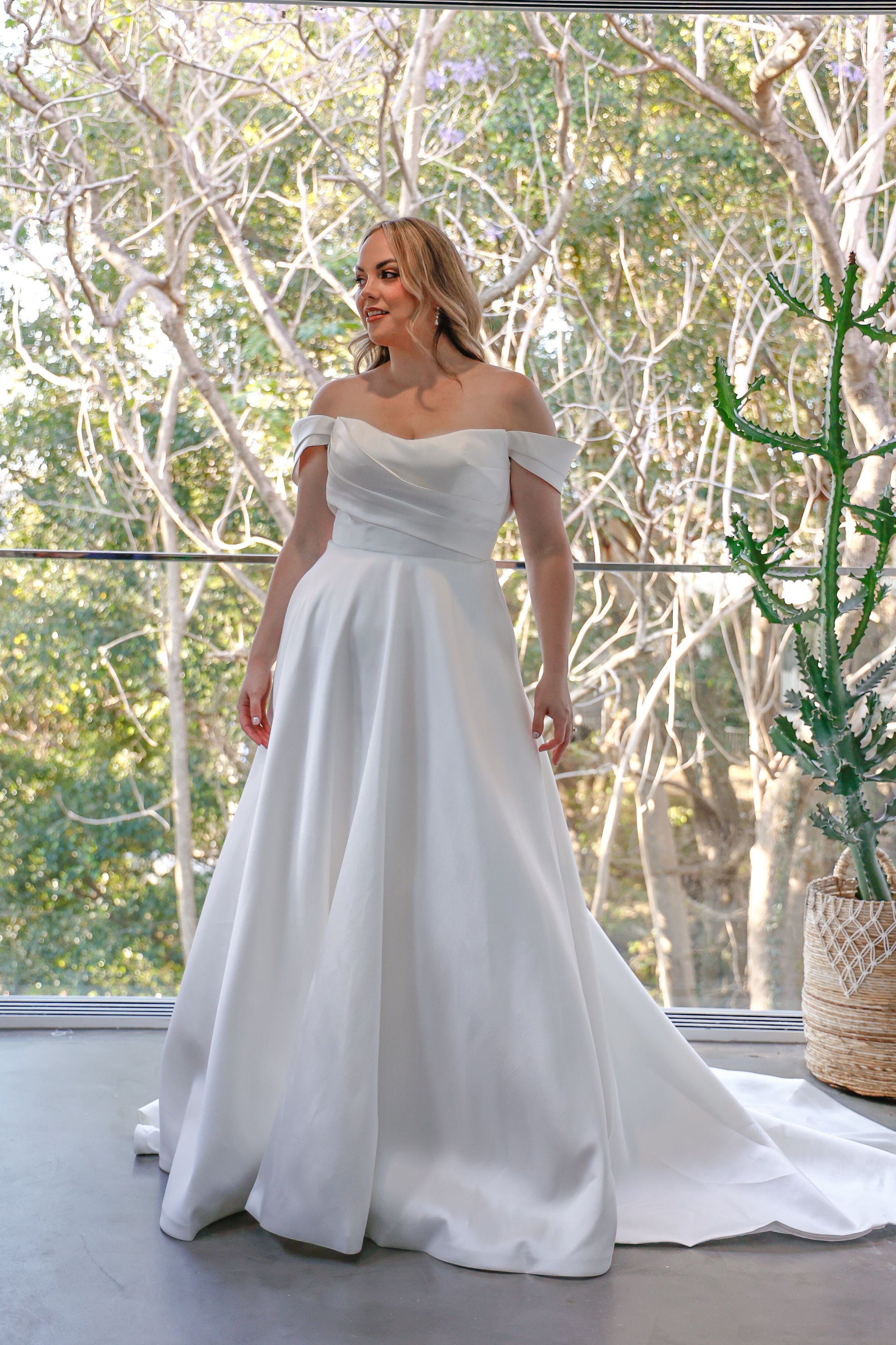 Kinsley Gown - with Detachable Straps