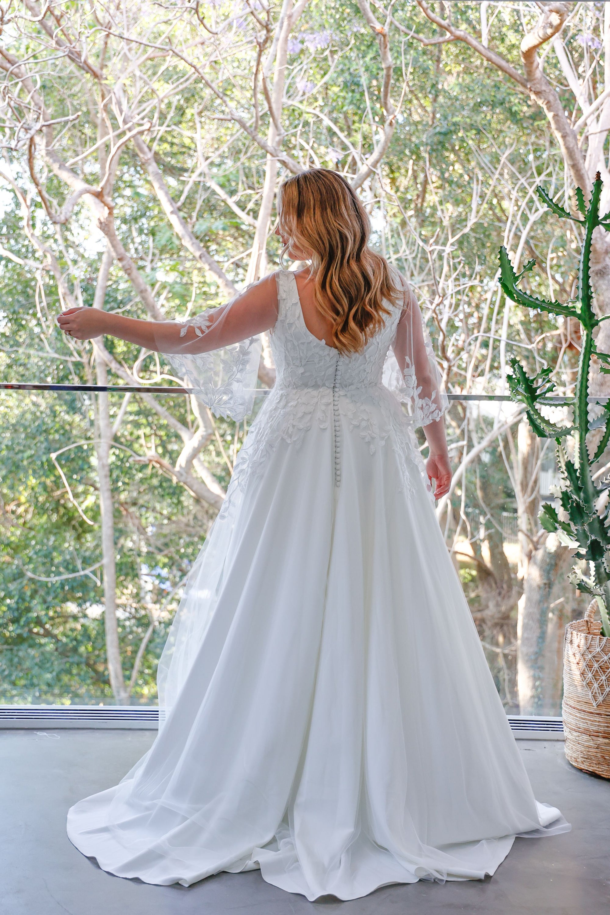 Kaidan Gown - with Detachable Sleeves