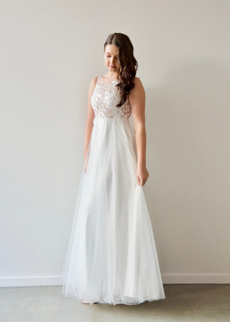 Hatler Neck Wedding Dress